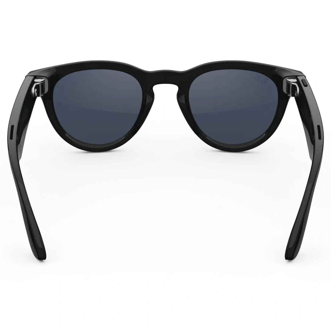 Vista posterior de gafas inteligentes Ray-Ban Meta negras brillantes, con lentes oscuras y detalle de los altavoces de audio.