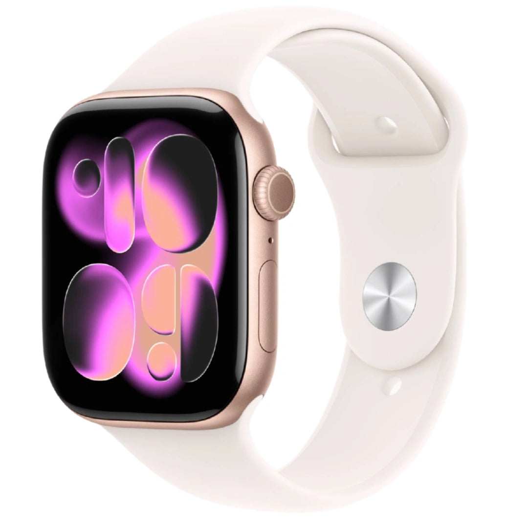 Apple Watch Oro Rosa con correa deportiva blanca en perspectiva, mostrando la corona digital y una esfera de reloj artística con elegantes tonos rosados.
