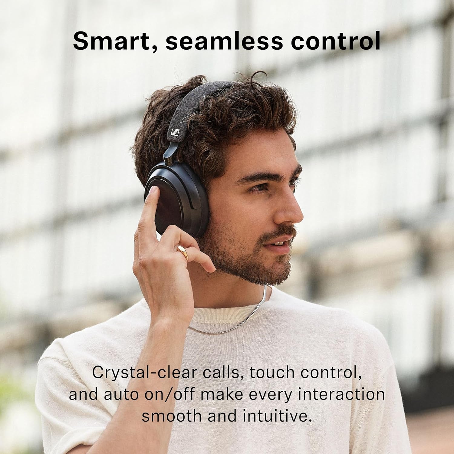 Sennheiser Auriculares MOMENTUM 4 Wireless, Auriculares Bluetooth Para Llamadas Nítidas Con Cancelación De Ruido Adaptativa, 60 Horas De Duración De La Batería, Sonido Personalizable - Blanco