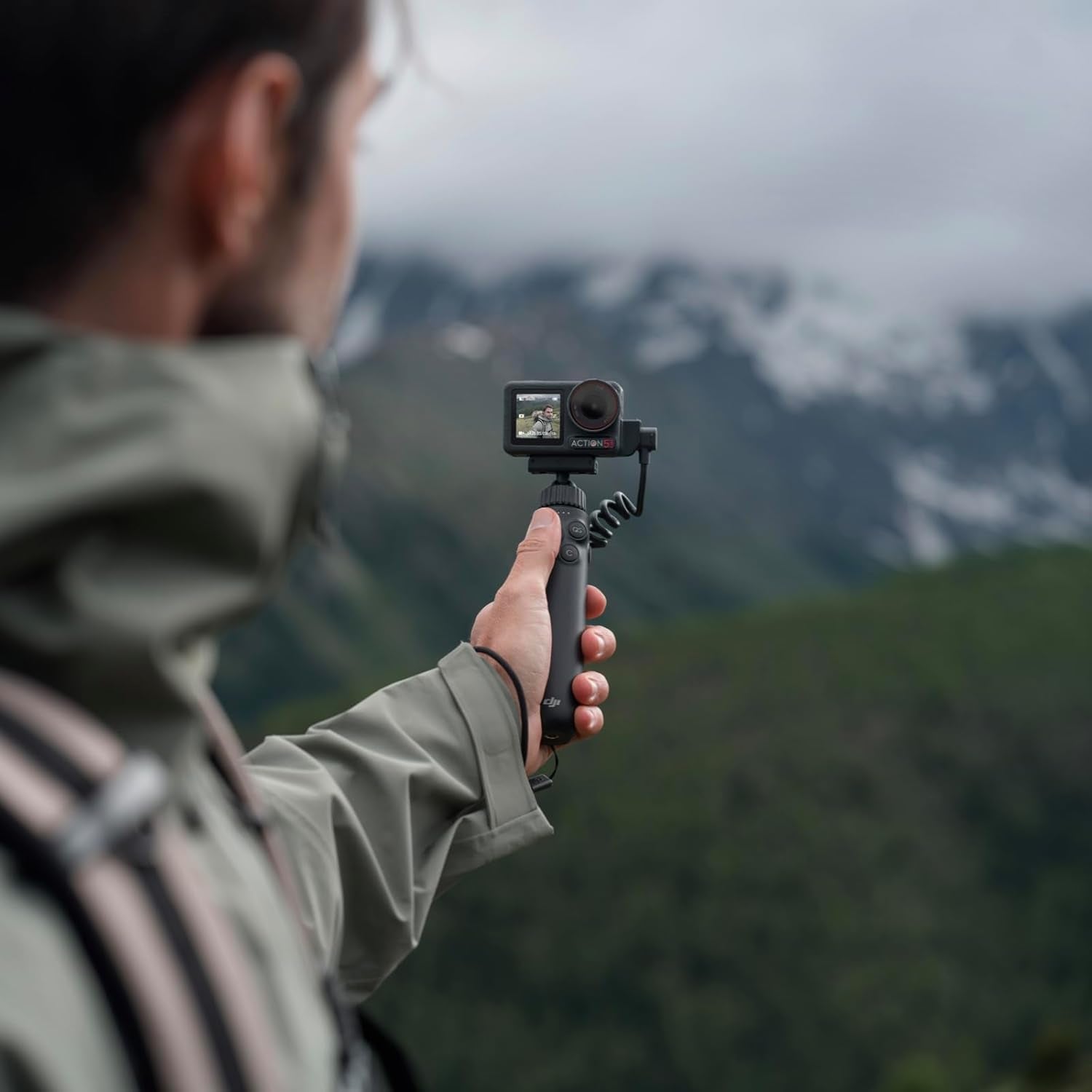 Osmo Action Multifunctional Charging Handle, Compatibility: Osmo Action 5 Pro, Osmo Action 4