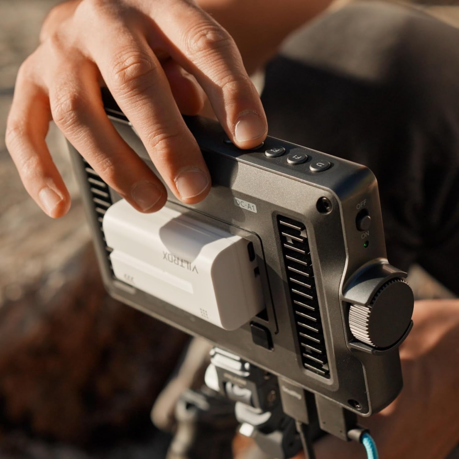 DC-A1 2800Nit Video Field Monitor, 7 Inch Touchscreen 60Hz 4K Camera External Monitor with Cooling Fans, 1920X1080 DSLR Monitor 4K HDMI In/Out, 170° Wide Angle